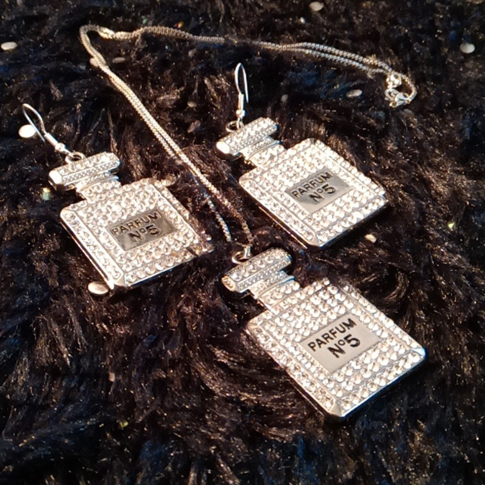 NWT Handmade 3pc LUXURY INSPIRED ✨BLING✨ Necklace & Earrings Set - Picture 3 of 17